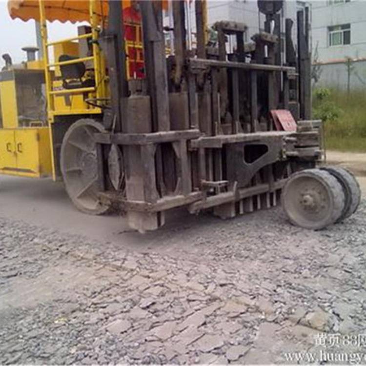 【四川阿壩水泥路面破碎機(jī)舊水泥路翻新_多錘頭圖片】四川阿壩水泥路面破碎機(jī)舊水泥路翻新_多錘頭